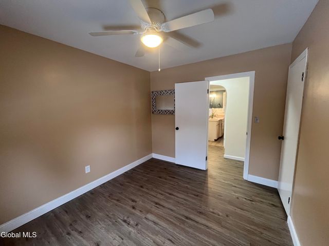 4 Sitzmark Lane, North Greenbush, NY 12144