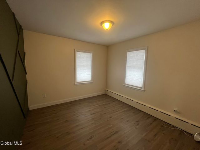 4 Sitzmark Lane, North Greenbush, NY 12144