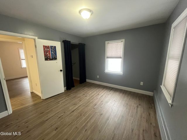 4 Sitzmark Lane, North Greenbush, NY 12144