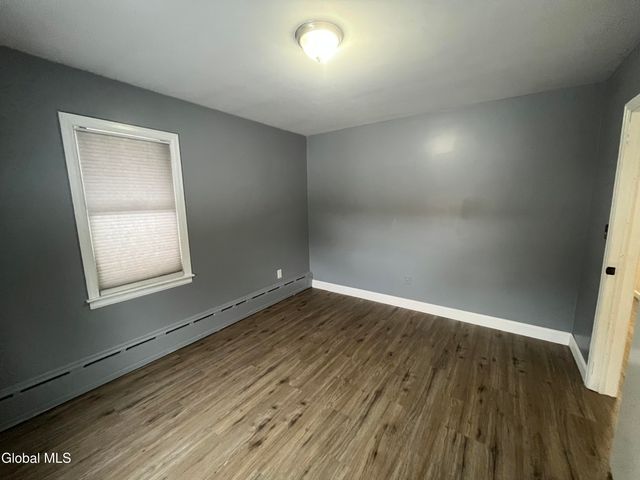 4 Sitzmark Lane, North Greenbush, NY 12144