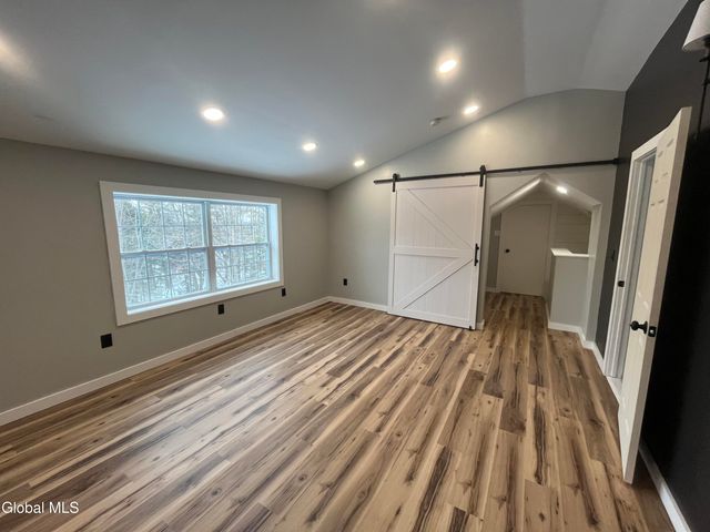 4 Sitzmark Lane, North Greenbush, NY 12144