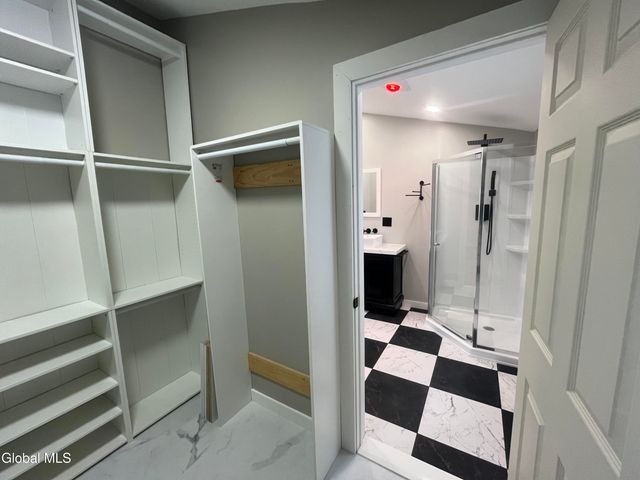 4 Sitzmark Lane, North Greenbush, NY 12144