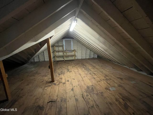 4 Sitzmark Lane, North Greenbush, NY 12144