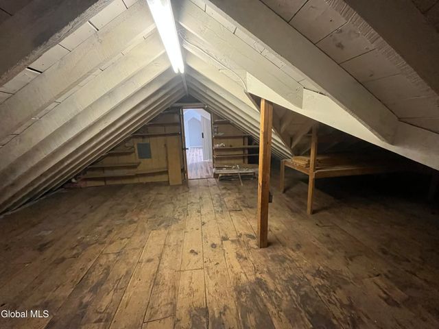 4 Sitzmark Lane, North Greenbush, NY 12144