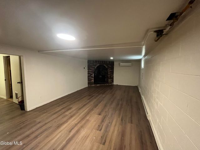 4 Sitzmark Lane, North Greenbush, NY 12144