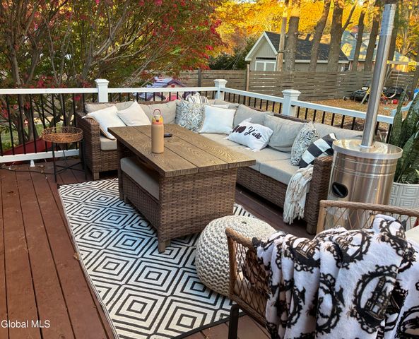 4 Sitzmark Lane, North Greenbush, NY 12144