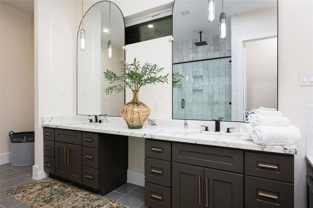 917 Thompson Street, Houston, TX 77007