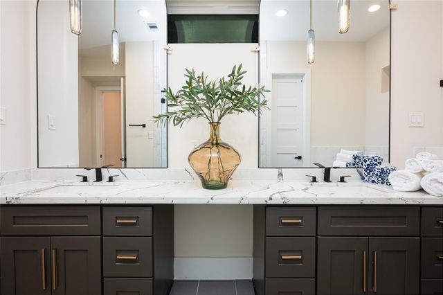 917 Thompson Street, Houston, TX 77007