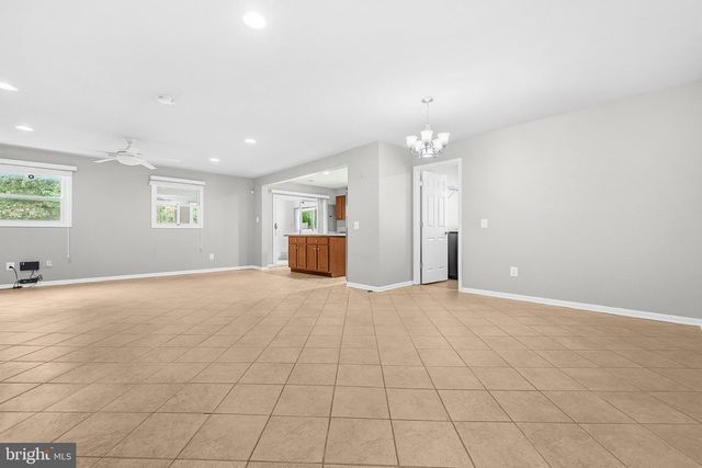 8200 LEGION DR, Lorton, VA 22079