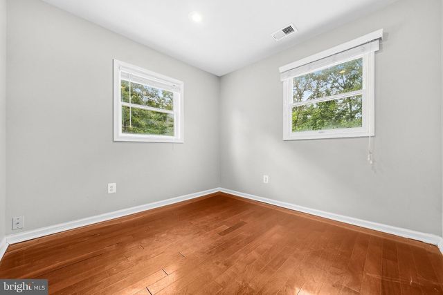 8200 LEGION DR, Lorton, VA 22079
