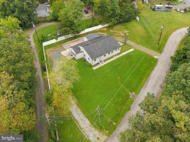 8200 LEGION DR, Lorton, VA 22079