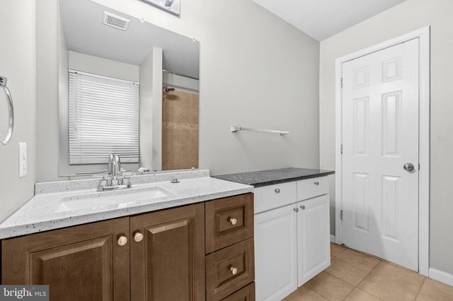 8200 LEGION DR, Lorton, VA 22079