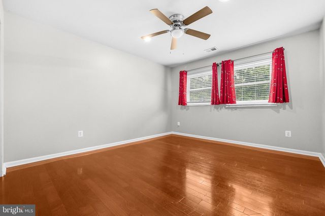 8200 LEGION DR, Lorton, VA 22079