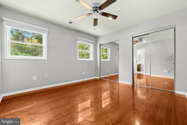 8200 LEGION DR, Lorton, VA 22079