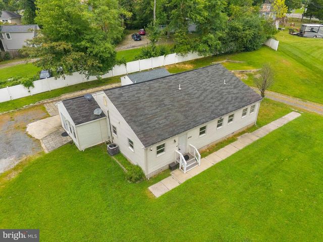 8200 LEGION DR, Lorton, VA 22079