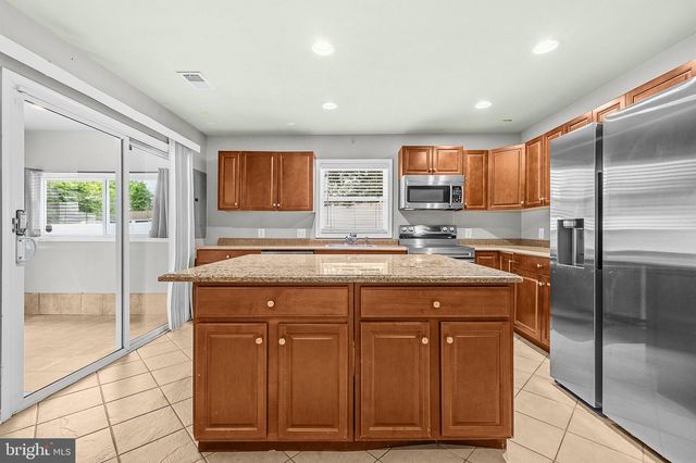8200 LEGION DR, Lorton, VA 22079