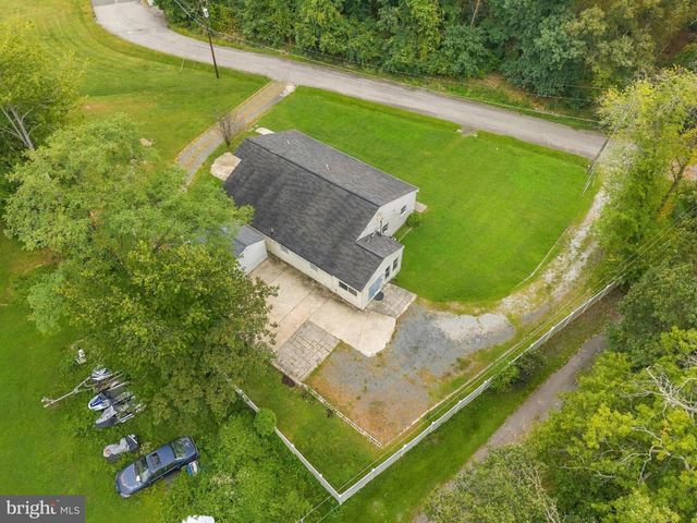8200 LEGION DR, Lorton, VA 22079