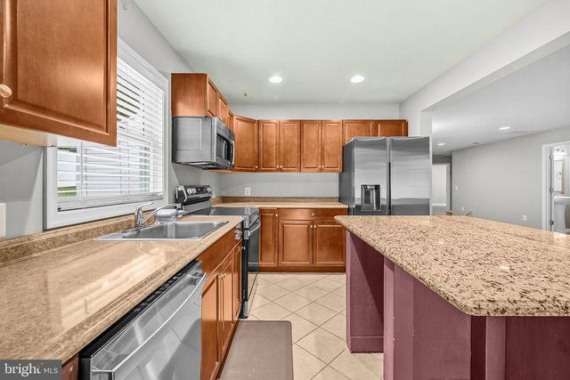 8200 LEGION DR, Lorton, VA 22079