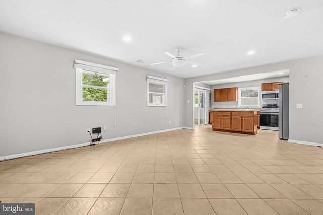 8200 LEGION DR, Lorton, VA 22079