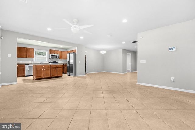 8200 LEGION DR, Lorton, VA 22079