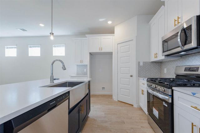 1115 Santee Court, Rosharon, TX 77583
