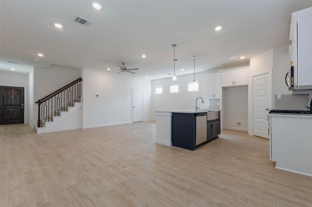 1115 Santee Court, Rosharon, TX 77583