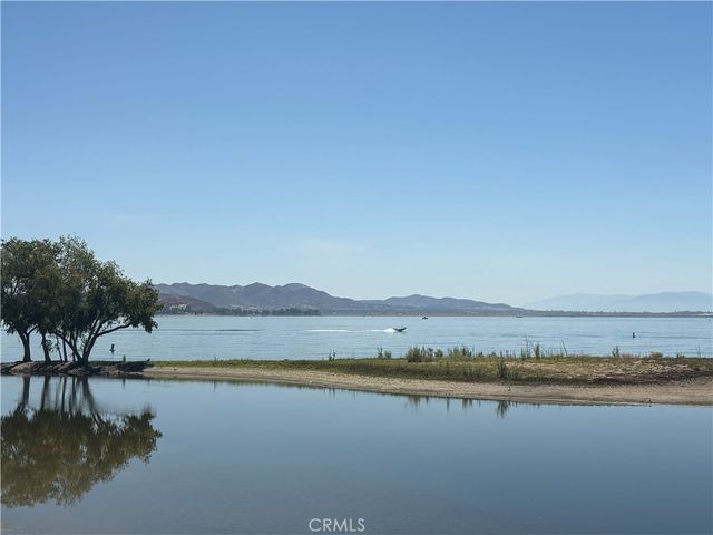 3527 Lake Crest, Lake Elsinore, CA 92530