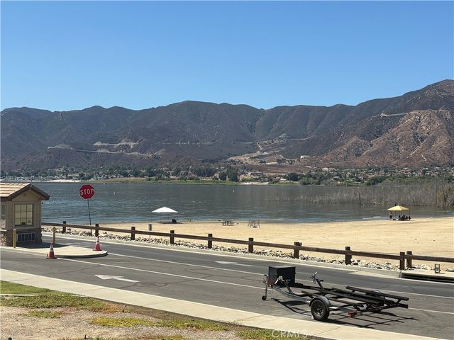 3527 Lake Crest, Lake Elsinore, CA 92530