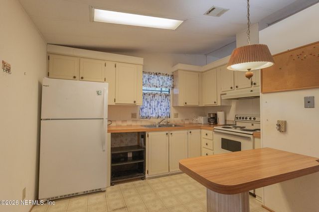 143 BAYOU Drive, Satsuma, FL 32189