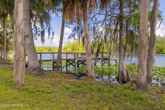 143 BAYOU Drive, Satsuma, FL 32189