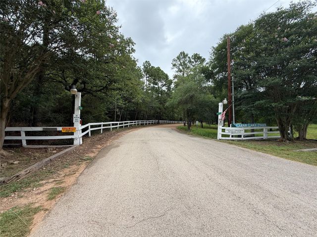 521 Deer Loop, La Grange, TX 78945