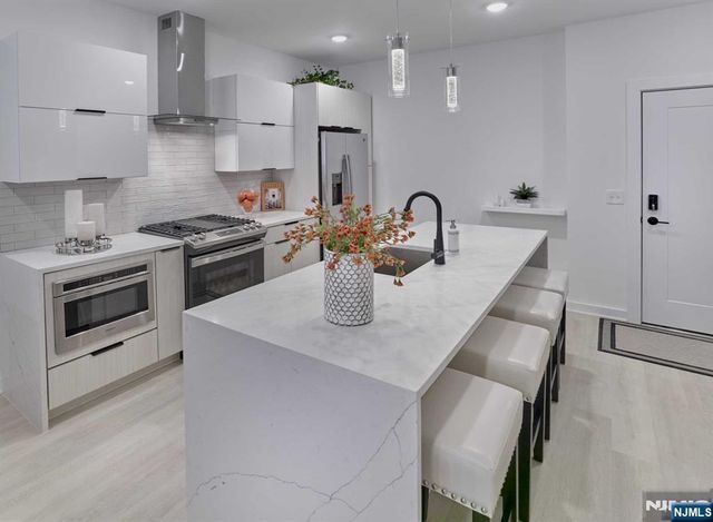 8 Tice Road 107, Franklin Lakes, NJ 07417