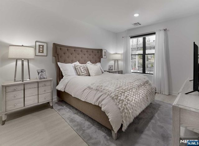 8 Tice Road 107, Franklin Lakes, NJ 07417