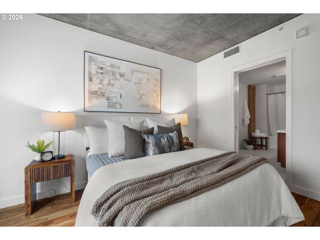 1926 W BURNSIDE St 1016, Portland, OR 97209