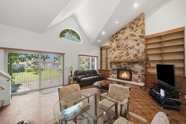 3044 N Octavia Avenue, Chicago, IL 60707