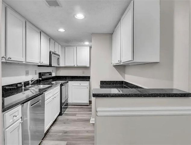 6900 Roswell Road 10Q, Atlanta, GA 30328
