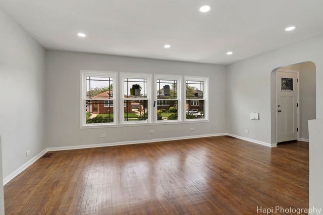 639 S 20th Avenue, Maywood, IL 60153