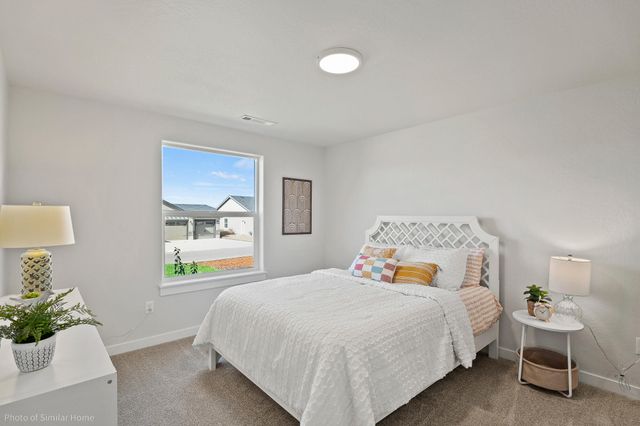 3099 Mt. Thielsen Drive 66, Medford, OR 97504