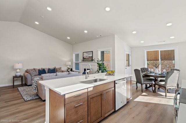 3099 Mt. Thielsen Drive 66, Medford, OR 97504