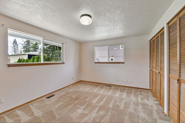 6915 W JOHANNSEN Ave, Nine Mile Falls, WA 99026