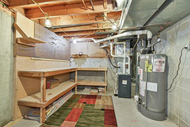 6915 W JOHANNSEN Ave, Nine Mile Falls, WA 99026