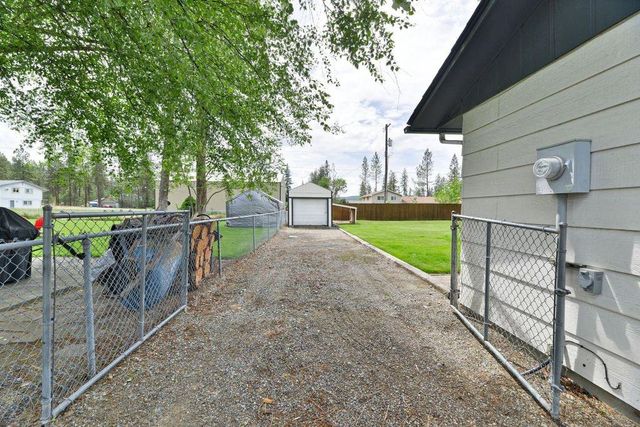 6915 W JOHANNSEN Ave, Nine Mile Falls, WA 99026