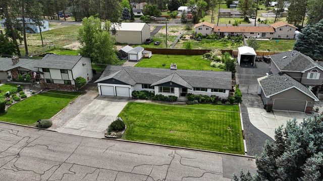 6915 W JOHANNSEN Ave, Nine Mile Falls, WA 99026