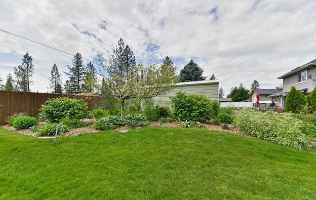6915 W JOHANNSEN Ave, Nine Mile Falls, WA 99026