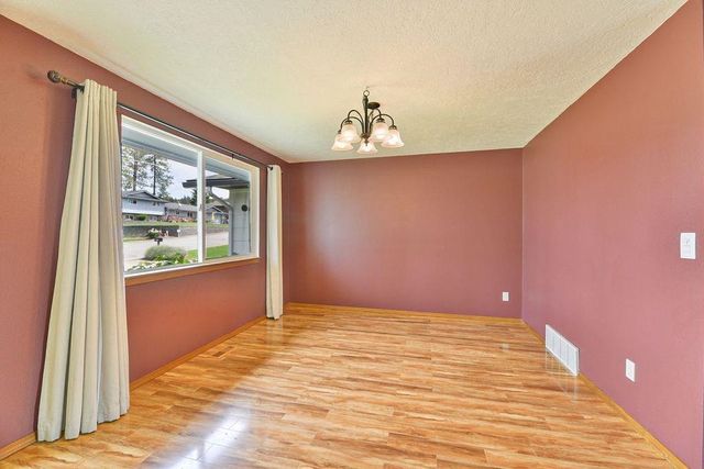 6915 W JOHANNSEN Ave, Nine Mile Falls, WA 99026