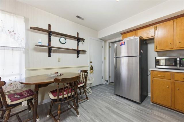 205 Orkney PL, Newport News, VA 23608