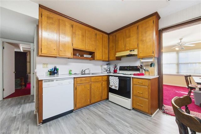205 Orkney PL, Newport News, VA 23608