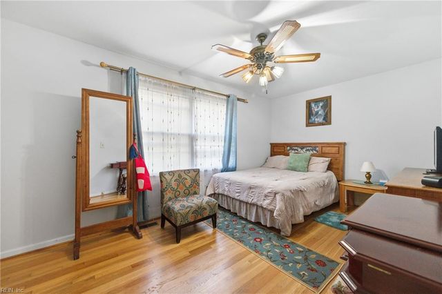 205 Orkney PL, Newport News, VA 23608