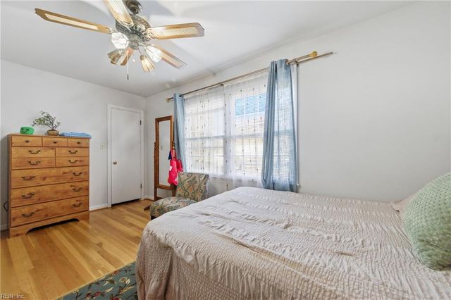 205 Orkney PL, Newport News, VA 23608