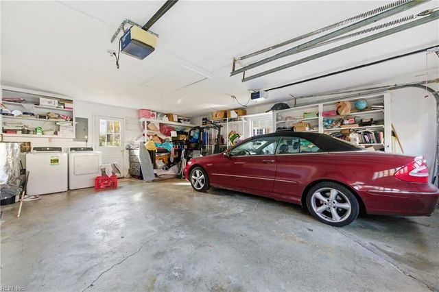205 Orkney PL, Newport News, VA 23608
